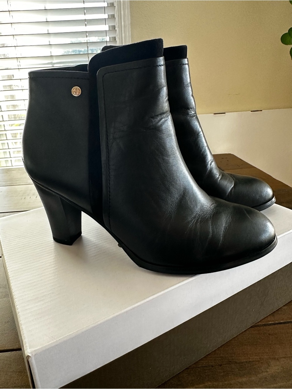 Giani Bernini Black Leather Ankle Booties with Mid Heel